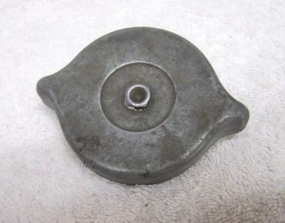 32-34-36-38-41 CHEVY-BUICK-CADILLAC-PACKARD-DODGE-OLDS-CHRYSLER-PONTIAC-GAS CAP - Imagem 1 de 3