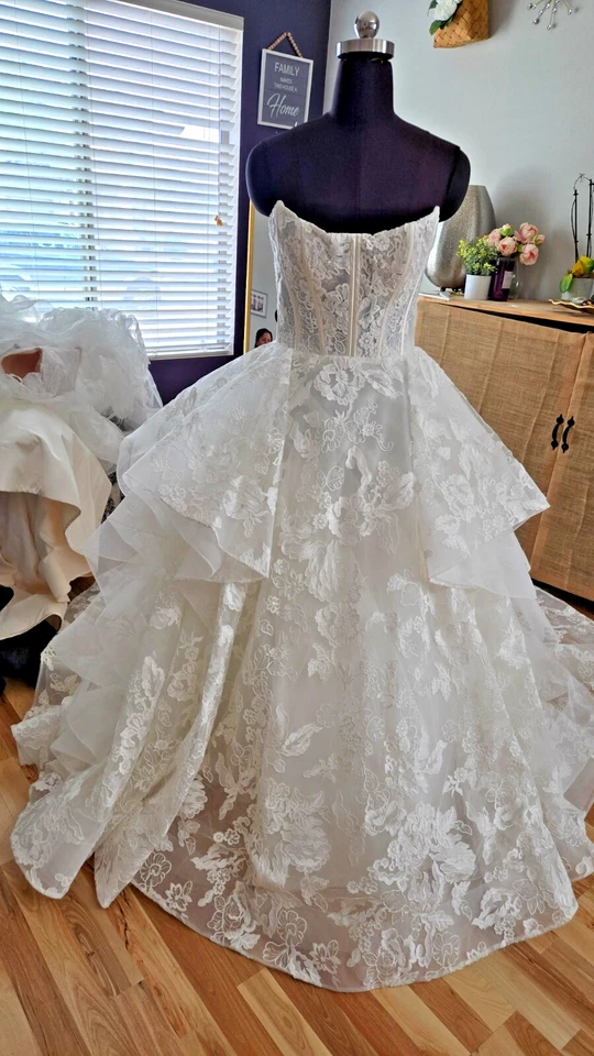 Vestido de novia, talla 14 ¡Lázaro!! Hermoso vestido de diseñador, vestido blanco roto  Foto 1 de 4