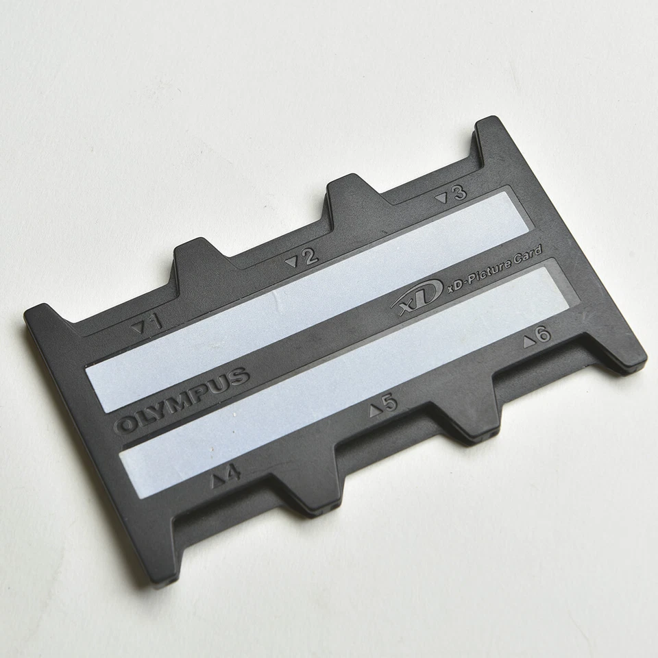 OLYMPUS XD PORTA CARD 6 POSTI  per Olympus / Fuji PERFETTAMENTE FUNZIONANTE! - Imagen 1 de 1