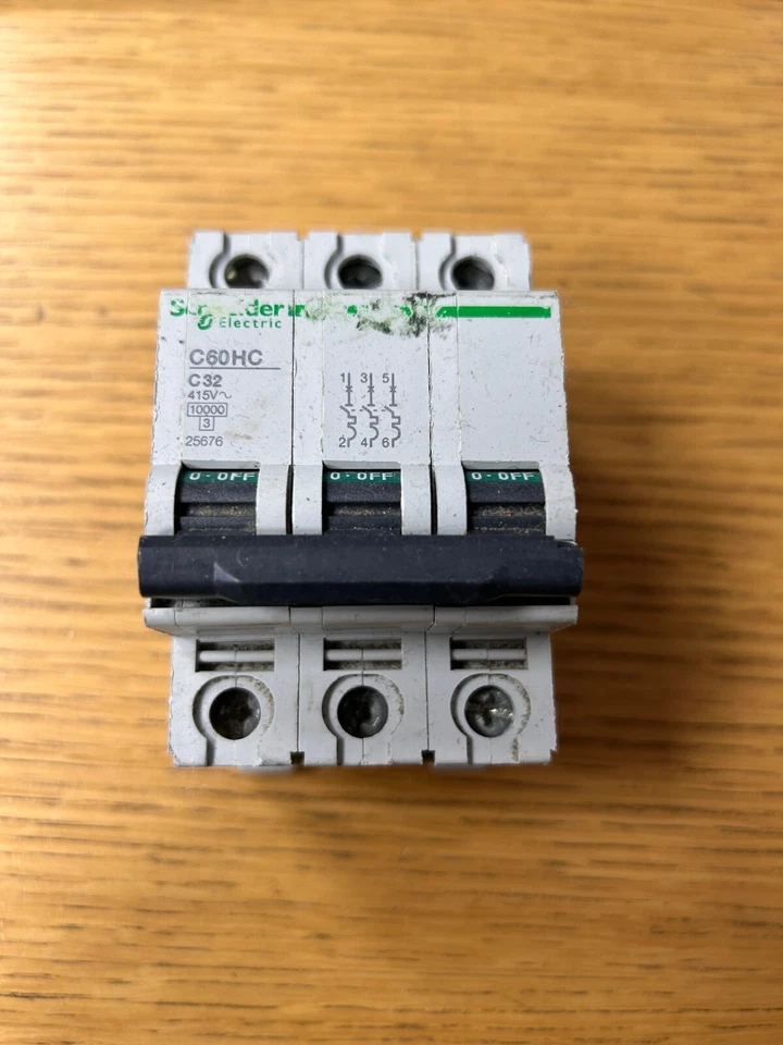 Merlin Gerin MCB 32 Amp Triple Pole 3 Phase Breaker Type C32 C60HC32 25676 - Image 1 of 1