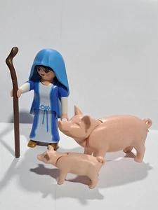 PLAYMOBIL ALDEANA ,MARIA CON CERDOS , BELEN - 16/8/23 - Picture 1 of 1