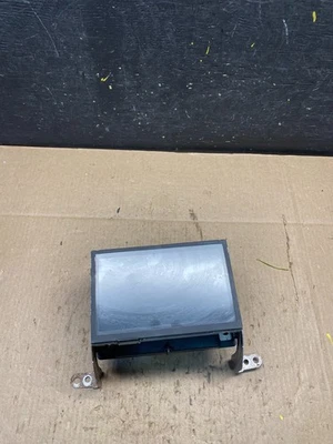 Nissan Armada 2008 a 2015 pantalla de visualización información de navegación OEM R6216 DG Foto 1 de 4