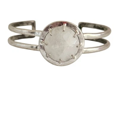Brazalete de piedra lechosa Lucky Brand tono plata Foto 1 de 4