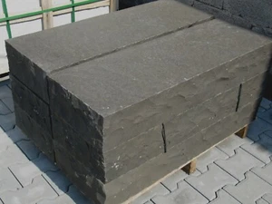 Basalt - Blockstufe, Treppen, Stufen, Tritt+ Frostsicher geflammt 80x35x15cm - Bild 1 von 5