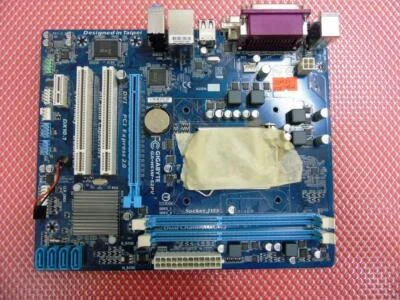 Placa madre Gigabyte GA-H61M-S2PV, LGA775 Intel Socket 775 (placa defectuosa) Foto 1 de 4