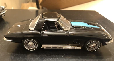 Franklin Mint 1967 Chevrolet 427 Corvette Black Blue Diecast Model Car - 1:24 - Image 1 of 4
