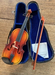 American Girl Doll Violin Kit Bow, Rosin, Case, Music Stand 2 Books In Orig Box - Picture 1 of 6