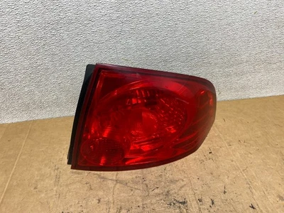 Luz trasera lateral derecha Nissan Sentra 2004 2005 2006 pasajero OEM T3679 DW Foto 1 de 4
