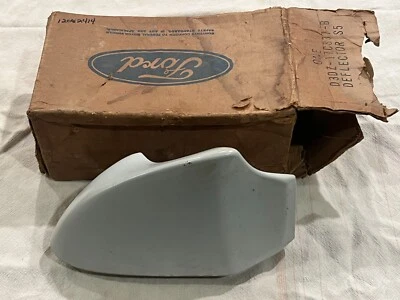 Ford Maverick 1973 nuevo de lote de goma parachoques extensión moldura nuevo stock antiguo Foto 1 de 4