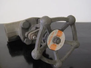 ANVIL GLOBE VALVE 11/2 FIG 830 A105 CR-13 BODY FORGED STEEL 1975 PSI 100 DEG F - Picture 1 of 12