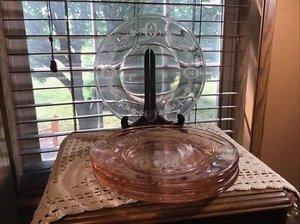 4 HEAVY vintage 9 3/4” pink floral fleur de lis dinner plates - Picture 1 of 4