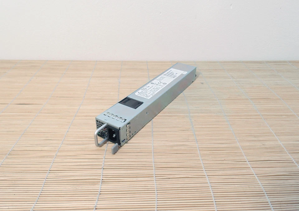 Cisco N55-PAC-750W-B Nexus 5548UP Power Supply Back-to-Front Airflow module - Bild 1 von 1