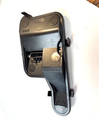 Placa de circuito de montaje de enchufe de luz trasera para 99-05 Pontiac Grand Carquest-ZAN1012 Foto 1 de 3