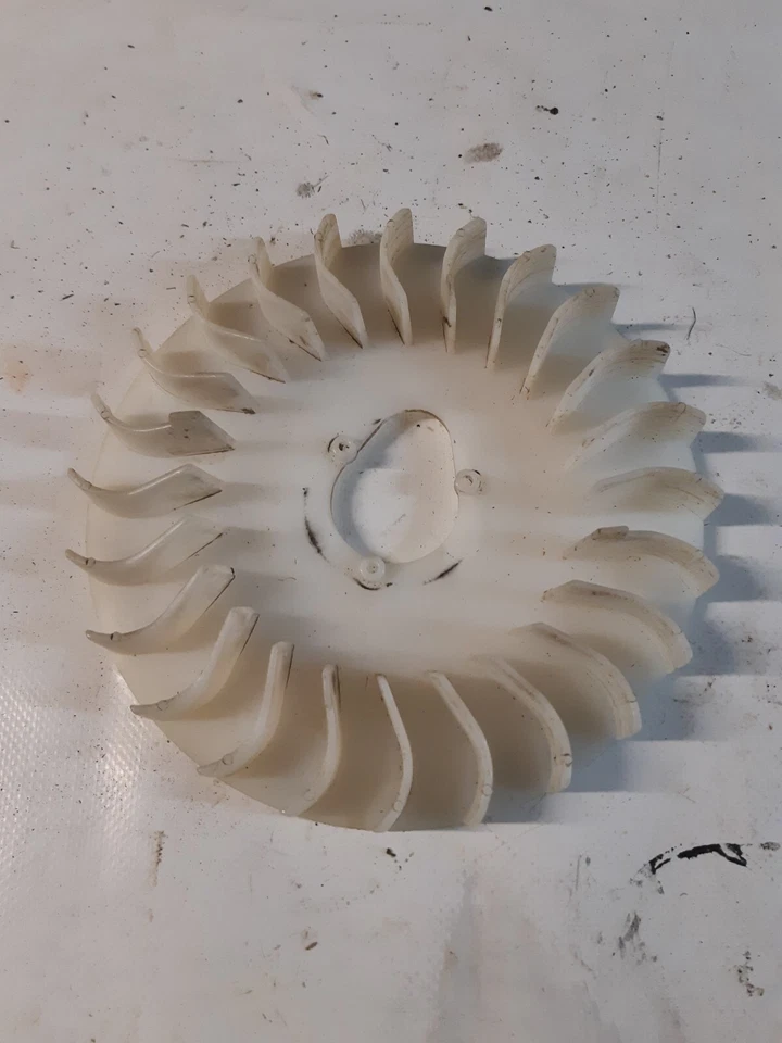 ventilation volant magnetique de moteur gp140-a de tondeuse gardenstar LM46Z-L - Photo 1/1