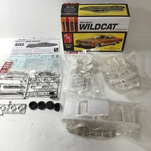 AMT,  1966 Buick Wildcat Hardtop, Parts Model . Scale ￼1/25 - Picture 1 of 7