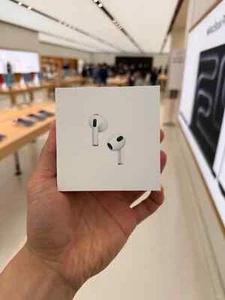 Apple AirPods 3rd Generation Wireless In-Ear Headset - White - A1 - Zdjęcie 1 z 3