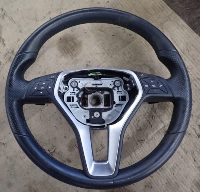 15 16 17 18 19 MERCEDES GLA250 Volante Cuero, Paquete Deportivo; Negro 105U Foto 1 de 2