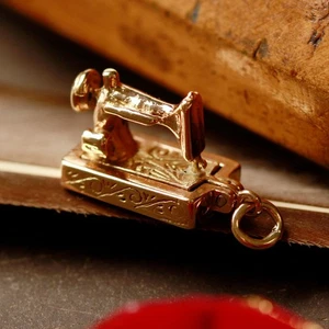 Gebrauchter Vintage 1987 9 kt Gold Nähmaschine Charm 9 kt Gold für Sie - Bild 1 von 2