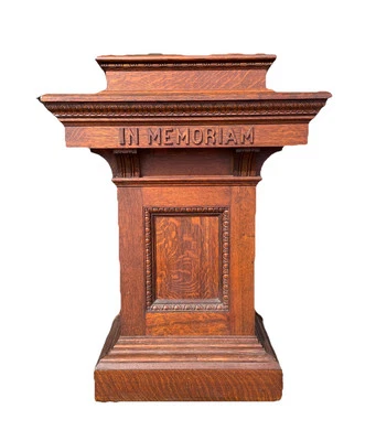 Gothic Design Antique Quartersawn Oak Pulpit, Lectern, or Podium Foto 1 de 4