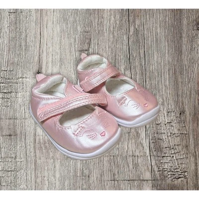 Carter’s rosa satinado Mary Jane’s talla 3 Foto 1 de 4