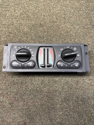 Chevrolet Impala 2000-2005 OEM interruptor de control de clima (doble zona) Foto 1 de 4
