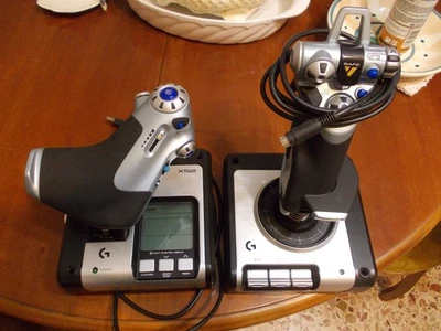 Logitech X52 H.O.T.A.S. Controller di Simulazione Acceleratore e Joystick  -... - Immagine 1 di 4