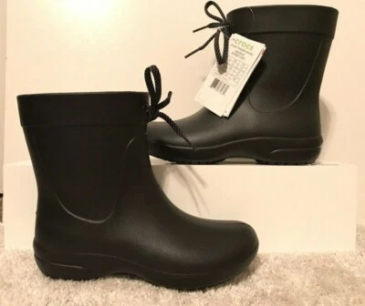 Crocs Feminino Tamanho 4 Preto Freesail Shorty Bota de Chuva de Borracha NOVA - Imagem 1 de 2