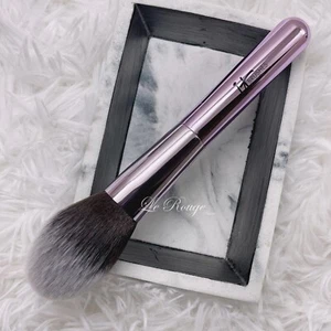 It Cosmetics Powder brush *purple limited edition came from set super soft NEW  - Picture 1 of 3