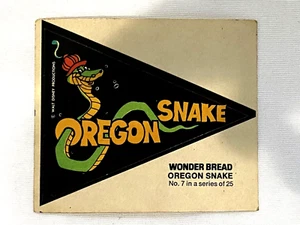 1975 WONDER BREAD WALT DISNEY Crazy College Wimpel Aufkleber #7 OREGON SCHLANGE - Bild 1 von 2