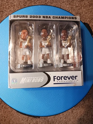 SAN ANTONIO SPURS 2003 NBA Finals Champions Mini Trophy 3” Bobblehead Set NIB! Cover