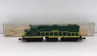 N Life-Like GP38-2 Diesel Loco Railroad Train #17010 Reading Lines #3410. - Image 1 of 4