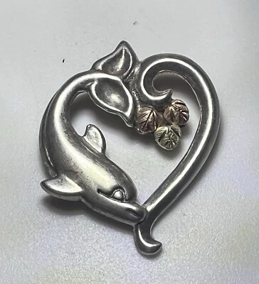 Coleman Co CCO plata esterlina y oro 12k Black Hills corazón de delfín colgante 1” Foto 1 de 4