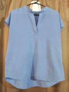 FIGS SZ L BLUE HENLEY SCRUB TOP MEDICAL NURSING POCKETS SLEEVELESS - Picture 1 of 4