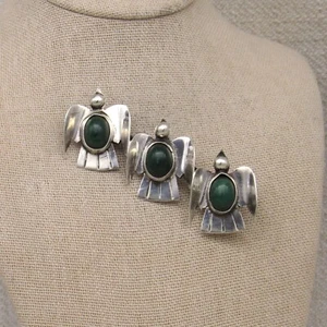 Broche de 3 pájaros plata esterlina y ónix verde de México + - Imagen 1 de 4