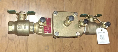 Conjunto de válvula de retención doble de 1" sin plomo Watts 007M1-QT / 007M1-QT-FZ Foto 1 de 4