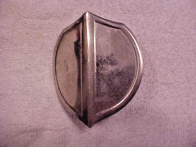 РЕШЕТКА ДЛЯ КРЫШКИ КРИВОШИПНОГО ОТВЕРСТИЯ HUPMOBILE GRAHAM 1940-Е - Изображение 1 из 2