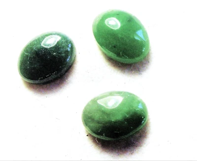 LOTE DE 3 PIEZAS CABINAS DE JADE TAIWÁN OVALADAS VINTAGE MUY BONITAS 8 x 6 mm Foto 1 de 2