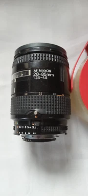 Nikon AF Nikkor 28-85 mm 28-85 mm 1:3,5-4,5 Hecho en Japón Foto 1 de 4