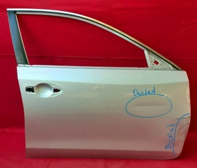 Nissan Altima 2013 2014 2015 2016 2017 2018 puerta delantera derecha carcasa OEM usada Foto 1 de 4