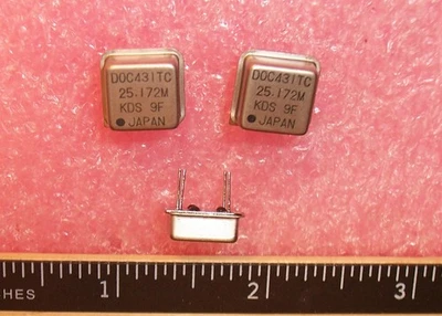 CANTIDAD (10) OSCILADORES DE CRISTAL TAMAÑO 1/2 25,172 MHz TTL 5V DOC431TC-25,172 M KDS Foto 1 de 3