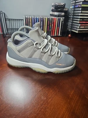 Talla 4.5 Y - Air Jordan 11 Retro Bajo GS Gris Frío Foto 1 de 4