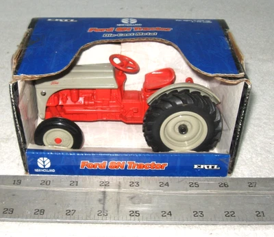 FORD 8N 2000 ERTL 1/16 TRACTOR DIECAST GRANJA JUGUETE EN CAJA #843DN Foto 1 de 2