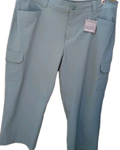 Eddie Bauer Womens Pants 16 Green Performance Curvy Straight Cargo Capris New - Picture 1 of 12