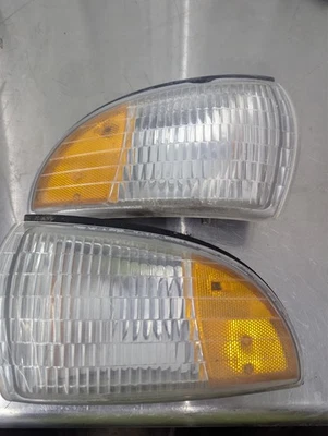 1994 Caprice Classic Side Marker RH/LH Turn Signal Lenses Chevrolet - Image 1 of 4