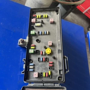 2006 RAM 3500 5.9 CUMMINS MULTIFUNCTION TIPM CONTROL FUSE BOX MODULE 56049891 - Picture 1 of 3