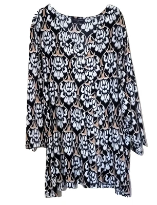 Lane Bryant NUEVO Top Swing Plisado Frontal Elastizado Cuello en V Plus 26/28 4X Negro Blanco Foto 1 de 4