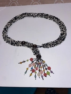 Cinturón retro vintage con cuentas de vidrio/semilla blanco y negro con borla de plástico multicolor Foto 1 de 4