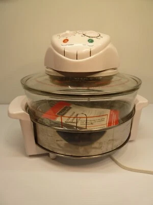 CONVECTION OVEN MAGIC CHEF MCSGC07W  New - Image 1 of 4