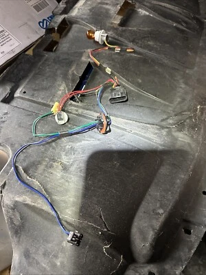 Genuine OEM Chevrolet Impala Monte Carlo Wiring Harness Sockets & Bulbs 25842432 - Image 1 of 4