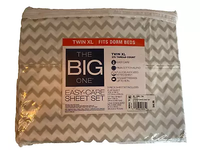 Nuevo Juego de Sábanas The Big One Twin XL Dormitorio Universitario Juego de 3 Piezas Gris Chevron Foto 1 de 3